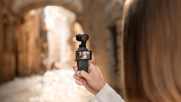 Bukan Sekadar Tongsis Mahal: DJI Osmo Pocket 4 Mulai Rp8 Jutaan, Ini Bedanya dengan Versi Lama