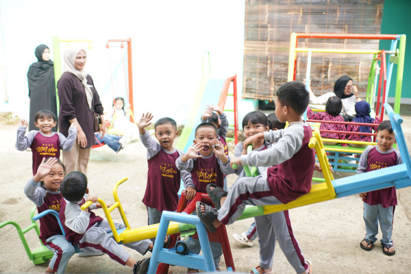 Membangun Kembali Senyum Pasirlangu, Jejak Hangat LG di Masa Pemulihan