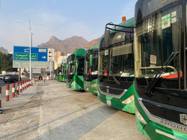 Kecanggihan Bus Hidrolik Jemaah Haji, Bodi ‘Menunduk’ demi Mudahkan Kursi Roda