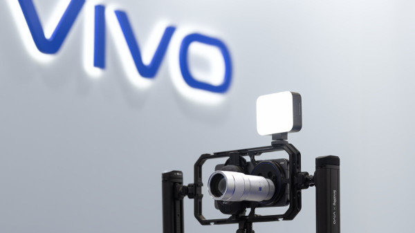 iPhone Terancam? vivo X300 Ultra Bawa Fitur Kamera Sinema yang Belum Pernah Ada di Indonesia