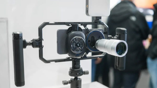 iPhone Terancam? vivo X300 Ultra Bawa Fitur Kamera Sinema yang Belum Pernah Ada di Indonesia