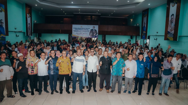 Reses di Jakbar, Sahroni Ingatkan Warga untuk Biasakan Selesaikan Konflik Lewat Jalur Hukum
