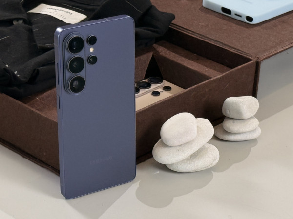Smartphone Mana Terbaik untuk Edit Foto AI 2026? Ini Perbandingan Galaxy S26 vs S25