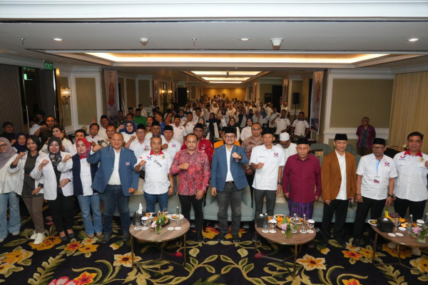Bidik Basis Santri Jawa Timur, Partai Perindo Resmi Lantik Cak Jaz sebagai Ketua DPW