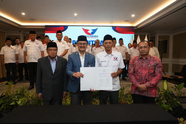 Bidik Basis Santri Jawa Timur, Partai Perindo Resmi Lantik Cak Jaz sebagai Ketua DPW