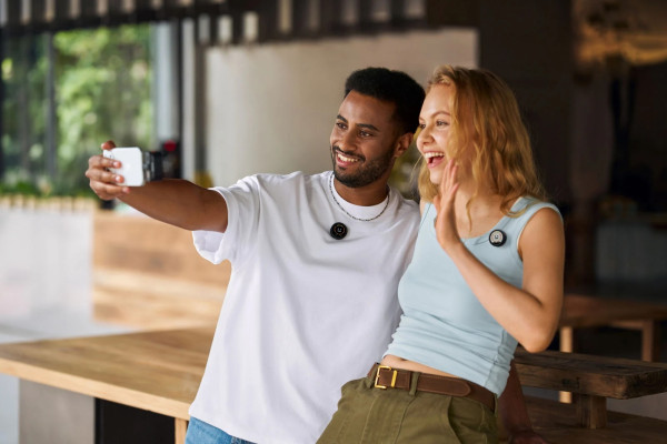 Insta360 Rilis Mic Pro, Mikrofon Nirkabel Pertama dengan Layar E-Ink Anti-Silau