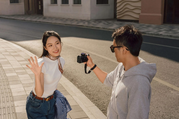 Insta360 Rilis Mic Pro, Mikrofon Nirkabel Pertama dengan Layar E-Ink Anti-Silau