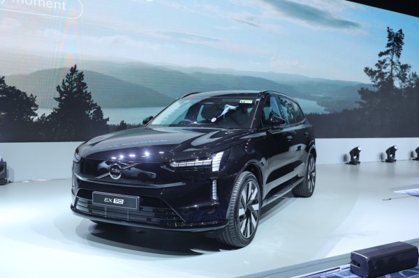 Lebih Murah dari BMW, Volvo EX90 Resmi Masuk RI Bawa Baterai Raksasa 111 kWh