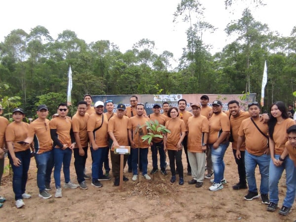 Rooting for Future, PAMA Bersama UGM dan OIKN Penanaman Pohon Bersama