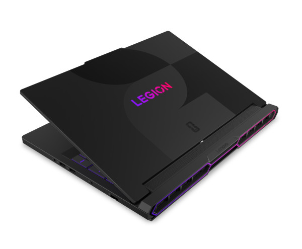 RTX 5070Ti, OLED, dan Bola Sepak: Laptop Piala Dunia Buatan Lenovo Ini Harganya Rp62 Juta