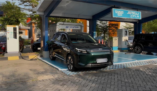 Mengapa Seres E5 Plus Jadi Ancaman Baru di Kelas SUV PHEV 7-Seater Indonesia?