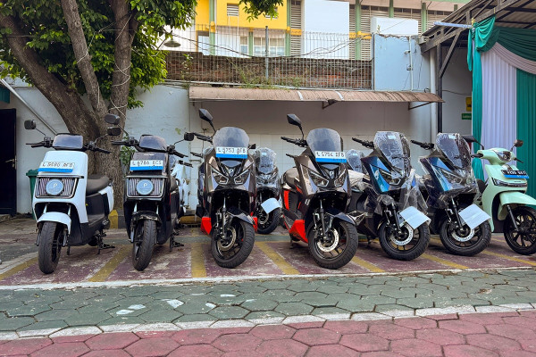 Pangkas BBM, PLN Borong 500 Motor Listrik Polytron Fox 350 Buat Operasional Jawa Timur