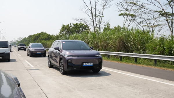 Baterai Menyatu Rangka, Jok Jadi Kasur, Layar Dasbor 2.5K, Leapmotor B10 SUV China Rasa Eropa