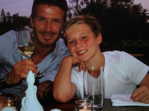 David dan Victoria Beckham Kirim Sinyal Damai untuk Brooklyn di Hari Ayah