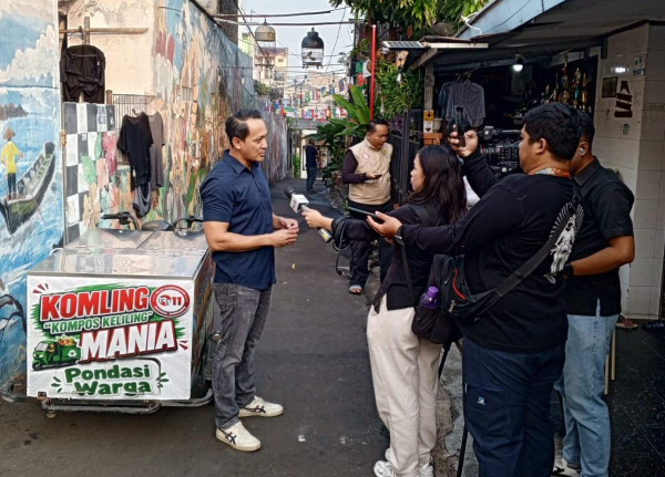 RT 11 Gandaria Utara Luncurkan Jingle KomLing Mania, Lagu Edukasi yang Bikin Warga Semangat Pilah Sampah!