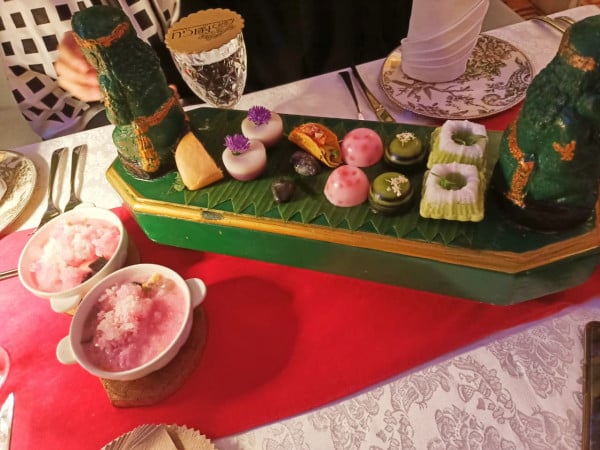 Mencicipi Lima Abad Jakarta dari Meja Makan, Warisan Kuliner Peranakan di Kota Tua