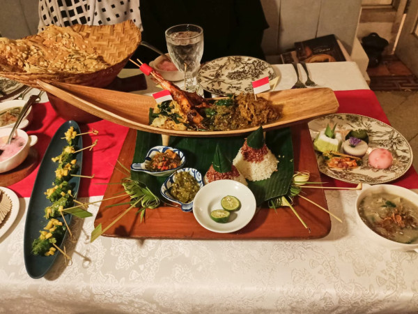 Mencicipi Lima Abad Jakarta dari Meja Makan, Warisan Kuliner Peranakan di Kota Tua