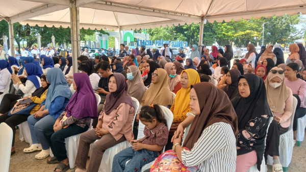 Gerakan Pangan Murah Partai Perindo Sultra Diserbu Warga