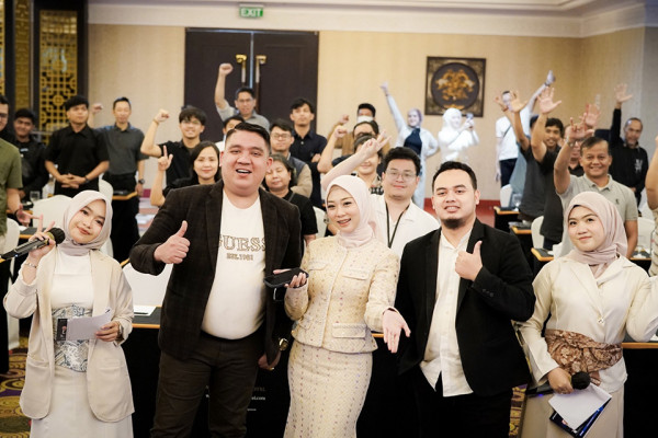 Edukasi Trader dengan Strategi 3 EMA: Membaca Arah Tren dan Peluang