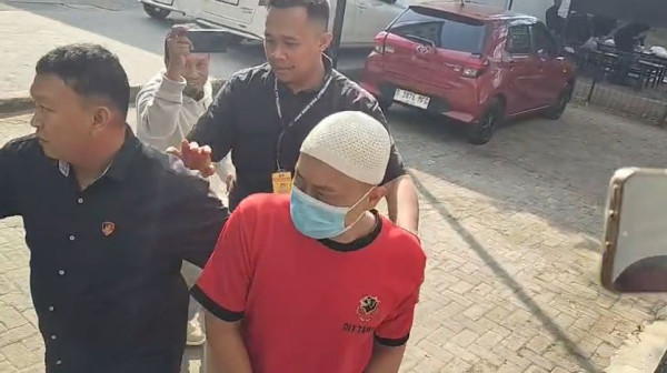 Penampakan Taufik Hidayat Jelang Rekonstruksi Kasus Penyekapan dan Penganiayaan YTR di Bandung
