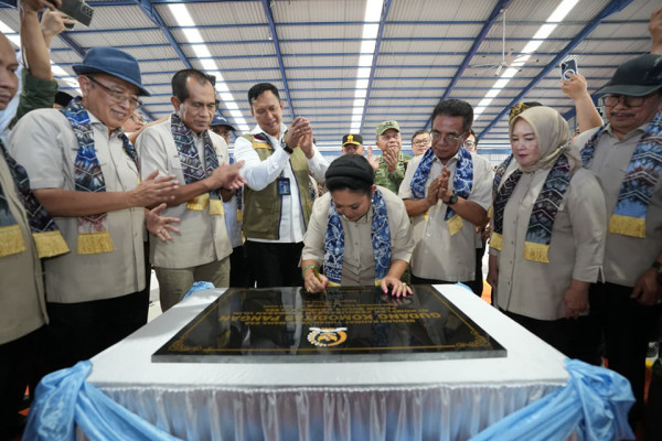 Perkuat Penyimpanan Pangan di Kalsel, Titiek Soeharto Resmikan Gudang Bulog Kapasitas 3.500 Ton