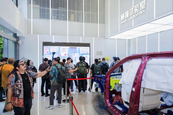 Satu-satunya di China! Ini Isi Laboratorium Rahasia Wuling yang Jarang Dilihat Masyarakat Umum