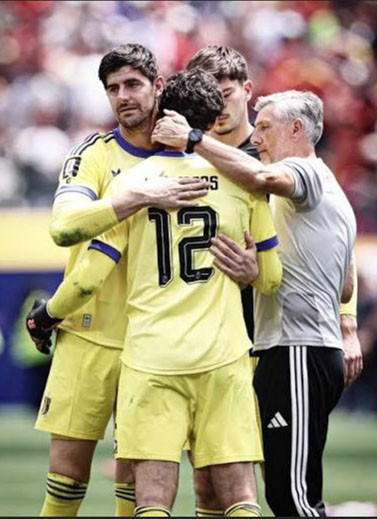 Blunder Senne Lammens dan Pelukan Courtois