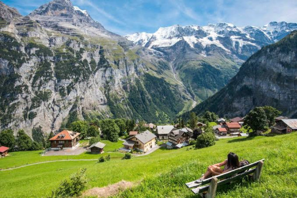 10 Negara Paling Cocok untuk Solo Traveling, Aman dan Ramah Wisatawan
