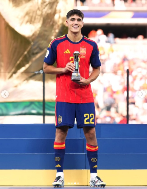 Profil Pau Cubarsi, Pemain Muda Terbaik Piala Dunia 2026 yang Pernah Main di Solo