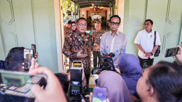  Kita Harus Mengayomi Alam Lingkungan