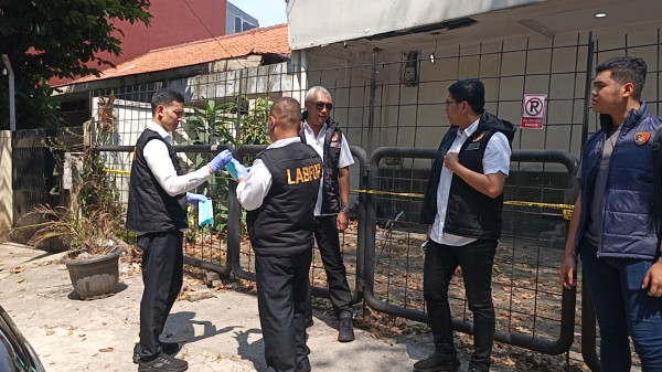 Puslabfor Polri Datangi Klinik Mordent, Olah TKP Lanjutan Kematian Sutrimo